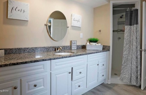 Louisville House | Relaxing River Front Home-Renovated and Centrally Located