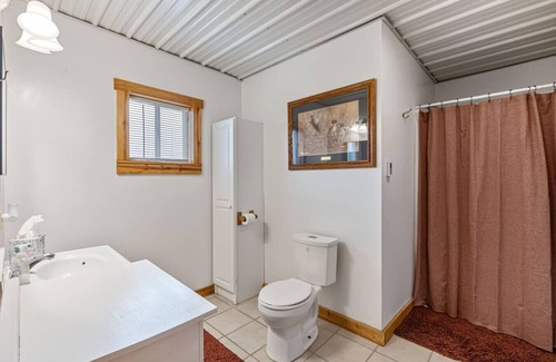 Burt County House | Relaxing Riverfront Cabin Retreat | Ideal for Hunters & Fishermen
