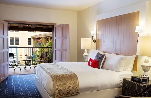 San Jose Hotel | Relaxing Room in Covetable Santana Row! W/Valet Parking, Outdoor Pool!