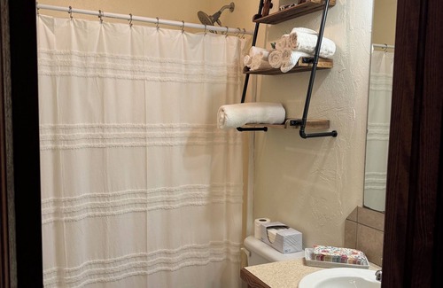 Stillwater House | Relaxing rustic charm in Stillwater, OK - open floor plan & nice patio!