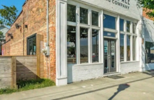 Highland Park House | *Relaxing Southern Comfort Retreat*- 5mins from Downtown