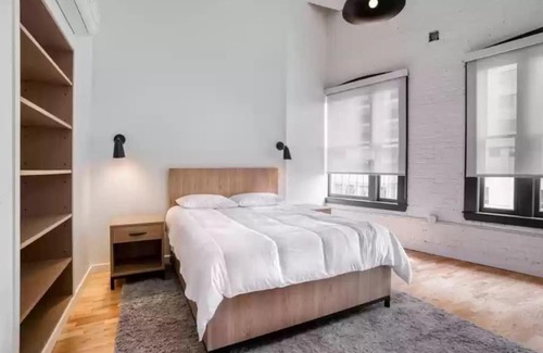 Downtown Hartford Apartment | Relaxing Space Downtown - Close To Hospitals - Free Parking and Wifi