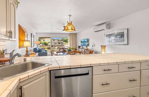 Kahana Condo | Relaxing Spacious 2BR 2BA-Cold AC-Fast WiFi-2 private lanais with ocean views