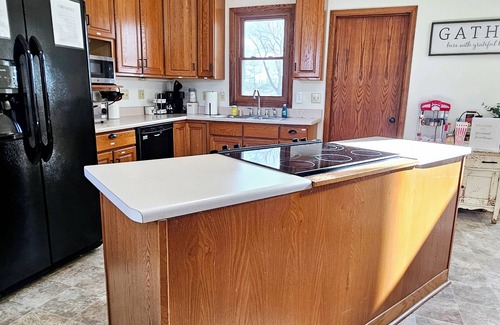 Dodge Other | Relaxing Spacious farmhouse with fire-pit and family friendly amenities