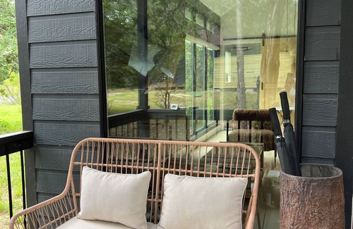 Cedar Creek Cabin | Relaxing stay on a Modern Ranch