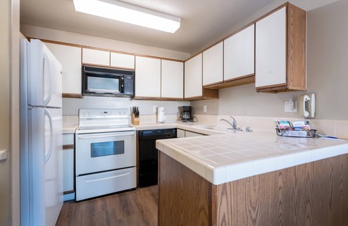 Capistrano Beach Hotel | Relaxing Stay! Private Balcony & Full Kitchen! Outdoor Onsite Pool!