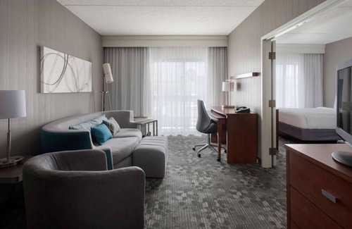 Milford Hotel | Relaxing Stay, Two 1BR Units With Pool, Enjoy Nearby Boston Attractions!