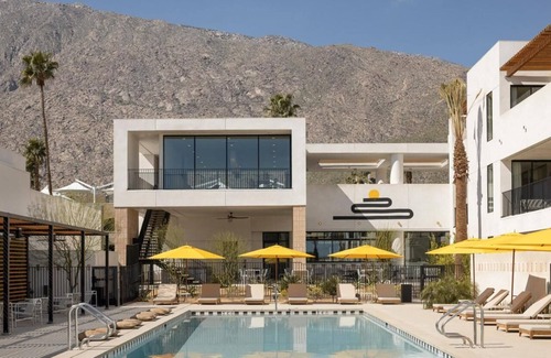 Downtown Palm Springs Hotel | Relaxing Stay w/Heated Pool, Yoga Deck & Free Bikes for Exploring the Area