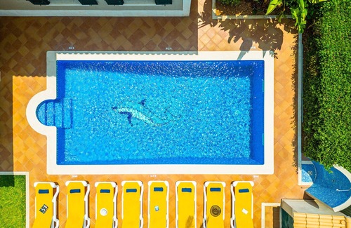 Correeira Villa | Relaxing stay w/heatable pool & BBQ