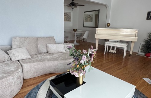 Los Altos House | Relaxing townhome in lively Long Beach
