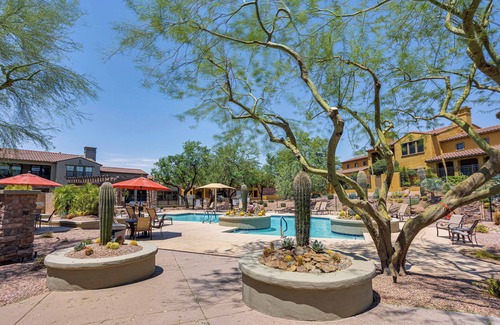 Talon Retreat House | Relaxing Townhome in Grayhawk! Golf, Chill, Save.