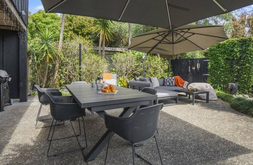 Point Wells House | Relaxing Tropical Retreat - Point Wells Holiday Home