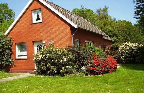 Groß Holum House | Relaxing vacation & family fun - holiday home with garden, WiFi and much more!