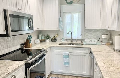 Springs at Kings Bay Condo | Relaxing waterfront retreat with a view of Hunter Springs - 90 day min