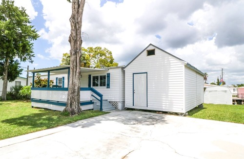 Signal Cove House | RELAXING WATERFRONT CANAL HOME. PET FRIENDLY!