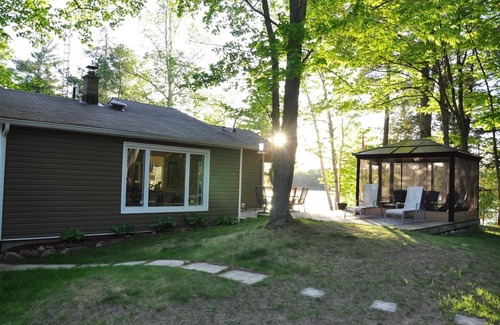 North Frontenac Cottage | Relaxing Waterfront Cottage Escape