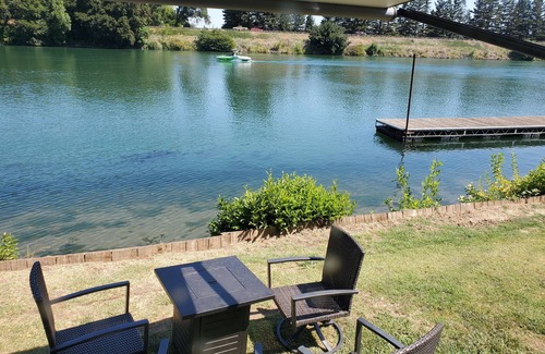 Walnut Grove House | Relaxing Waterfront RV along the Sacramento River