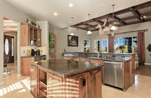 Temecula Villa | Relaxing Wine Country Estate w/BAR+SPA+POOL+BBQ+VBALL+SOCCER