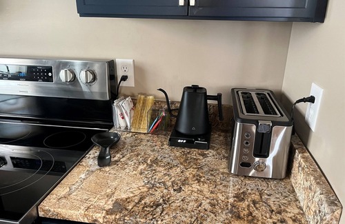 Davis House | RelaxingBarrelSauna BigHotTub Arcades AirHockey