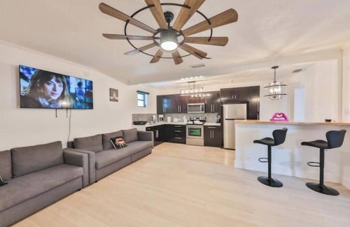 Hallandale Beach House | Release Your Authenticity - 600A