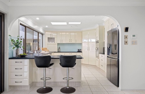 Newport House | Relfections at Newport 5Bedroom Pool and Canal Living