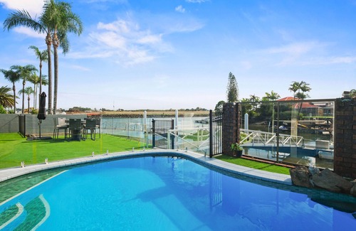 Newport House | Relfections at Newport 5Bedroom Pool and Canal Living