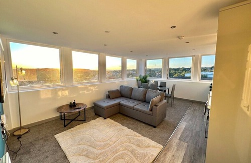 Yeadon Apartment | Relocation l Workers l Leisure