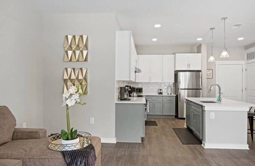 Paw Creek Condo | Reluxme | 1BR Lux Condo in Prime Location!