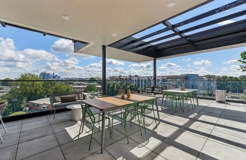 Charlotte Apartment | Reluxme | European Flat Near Uptown King Bed + Gym