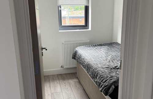 Hendon Apartment | Remarkable 3-Bed Apartment in London