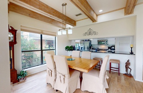 New Braunfels Condo | Remarkable Condo, Comal River View! RPS 104 : Free Tubes with Rental!