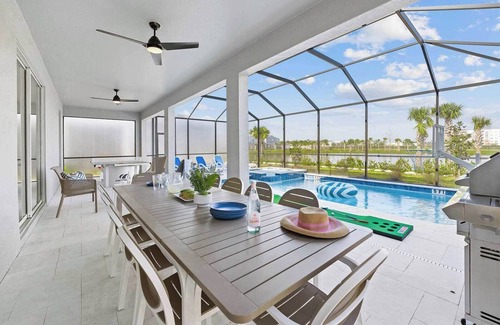 Florida Center House | Remarkable Retreat | International Drive villa w/magic theme BR, theater, pool