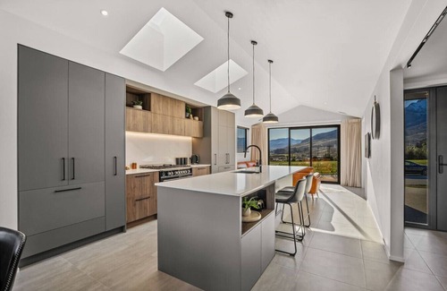 Kawarau Falls House | Remarkables Retreat, close to Ski Fields!