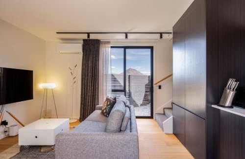 Kawarau Falls House | Remarkables View, 1BDR, Wi-Fi