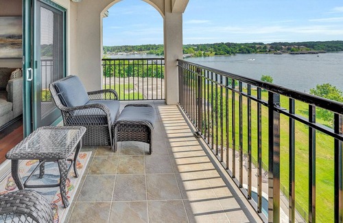 Westlake Corner Condo | Remmy's Place - Luxury walkable condo with lake/mountain views, fireplace & pool