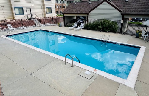 Englewood Condo | Remodeled 2 Bed, 2 Bath | Near Denver w Gym