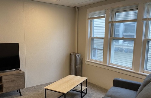 Kingston Apartment | Remodeled 2 bed 1 bath private apartment