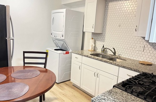 Albuquerque Apartment | remodeled 2 br apt with AC, washer and dryer