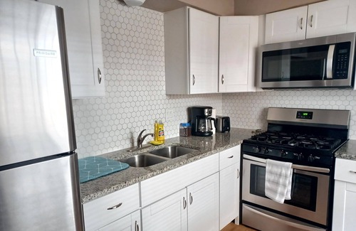 Albuquerque Apartment | remodeled 2 br apt with AC, washer and dryer