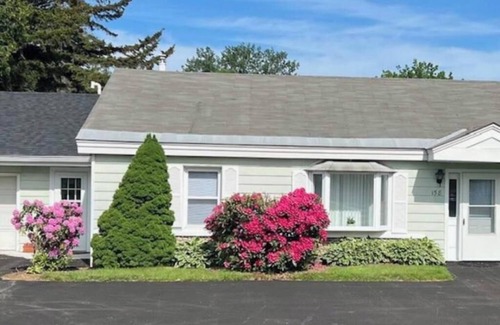 Malletts Bay House | Remodeled 3bdr home near lake, parks & BTV