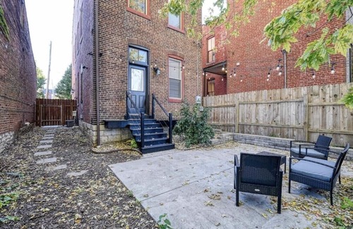 Benton Park House | Remodeled 3br 4ba Home with Secret Speakeasy Basement