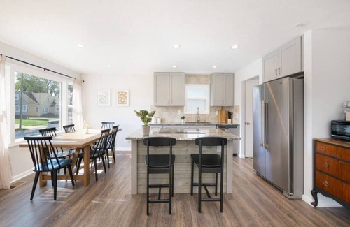 Parma Apartment | Remodeled 4 Bedroom With a Game Room!