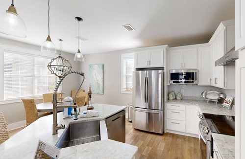 Port St. Joe Cottage | Remodeled beach getaway with WiFi & hot tub - central location
