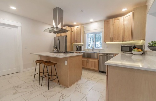 Douglas House | Remodeled beach house with panoramic views of Gastineau Channel