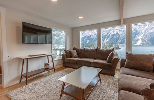 Douglas House | Remodeled beach house with panoramic views of Gastineau Channel