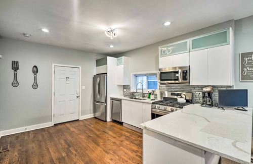 Chatham Apartment | Remodeled Chicago Apartment < 9 Mi to Downtown