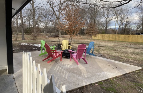 Howe House | Remodeled country home w/firepit, super close to great hiking trails