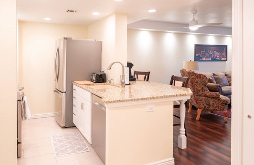 LoDo Condo | Remodeled Downtown Condo-19th floor- gym-Amazing Views