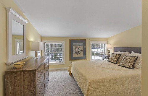 Isle of Springs House | Remodeled for 2024! Immaculate Southport Island home. 5 minutes to Boothbay!