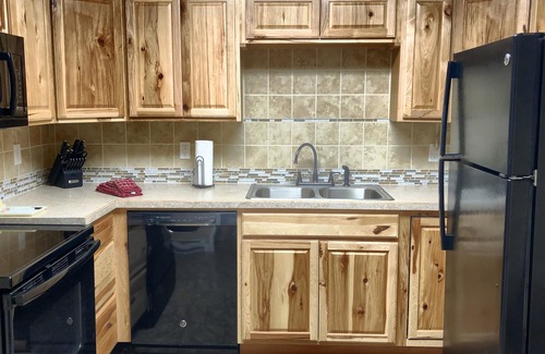 Lead Condo | Remodeled Fully Furnished Barefoot Resort Condo at Terry Peak South Dakota!